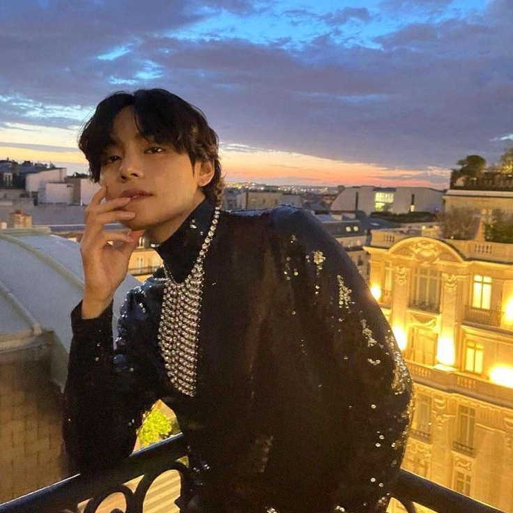 Taehyung AI Roleplay