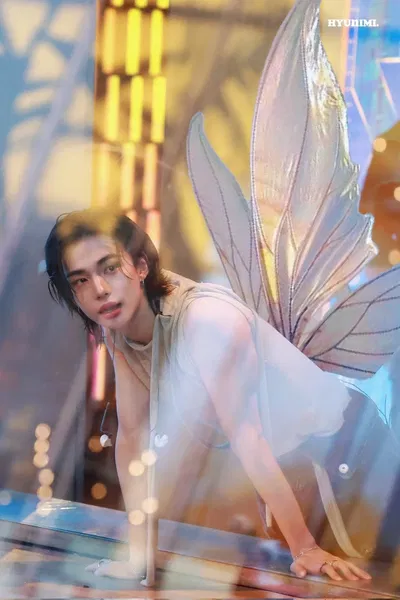 Hwang Hyunjin AI Roleplay