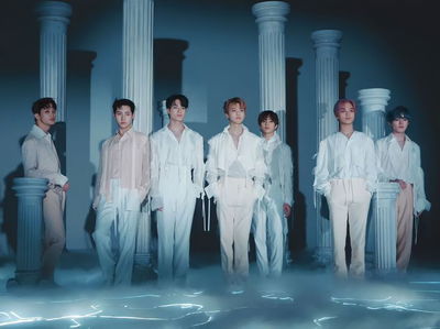 Seven Mysterious Followers AI Roleplay