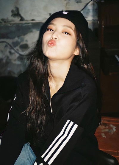 Kim Jennie AI Roleplay