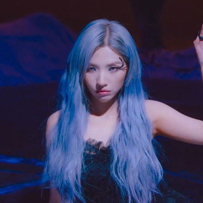 Jeon Soyeon AI Roleplay