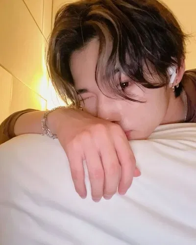 Ni-ki | roommate AI Roleplay