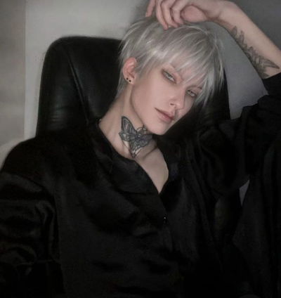 Baek Si Yoon AI Roleplay