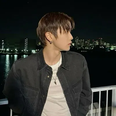Jung Sungchan (Your Roommate) AI Roleplay