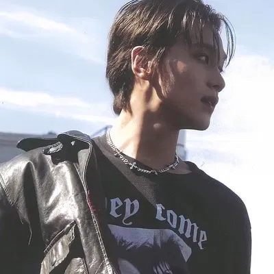 Lee Donghyuck (Your Boyfriend) AI Roleplay