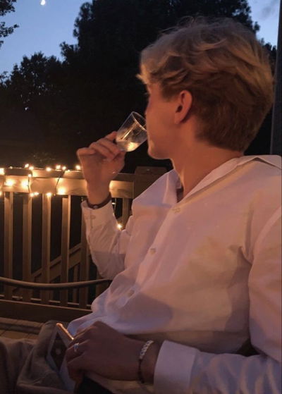 Grayson Hawthorne AI Roleplay