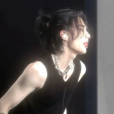 Hyunjin - Classmate AI Roleplay