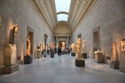 A Greek Statue AI Roleplay