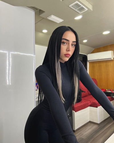 Nicki Nicole AI Roleplay