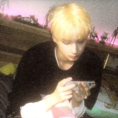 Huening Kai AI Roleplay