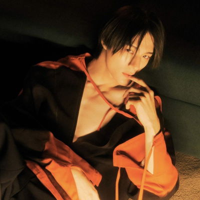 Jeno, a businessman AI Roleplay