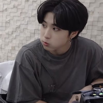 Han Jisung AI Roleplay