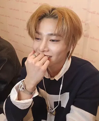 Jeongin AI Roleplay