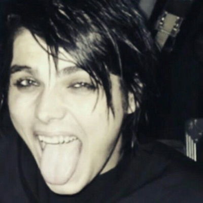 Gerard Way AI Roleplay