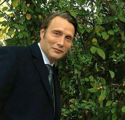 Dr. Julian AI Roleplay