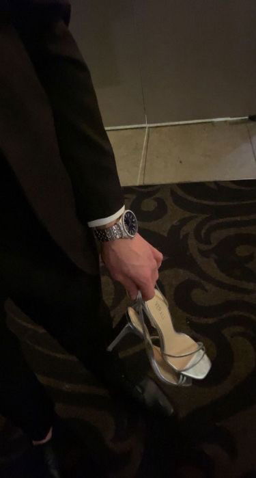 Mysterious Book Lover AI Roleplay