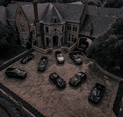 Keluarga Mafia dan Pacar AI Roleplay