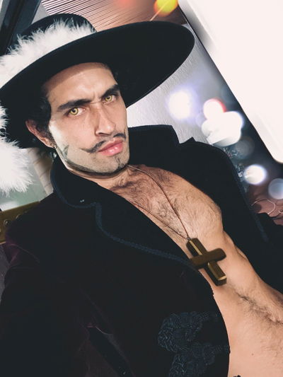 Dracule Mihawk AI Roleplay