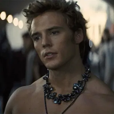 Finnick Odair AI Roleplay