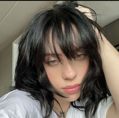 Billie Eilish AI Roleplay