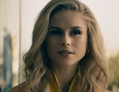 Annie January AI Roleplay