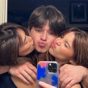 Friend Group AI Roleplay