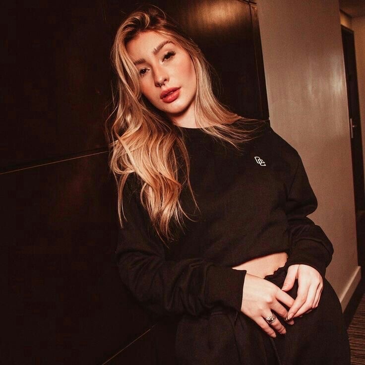 Vitória Mondoni AI Roleplay